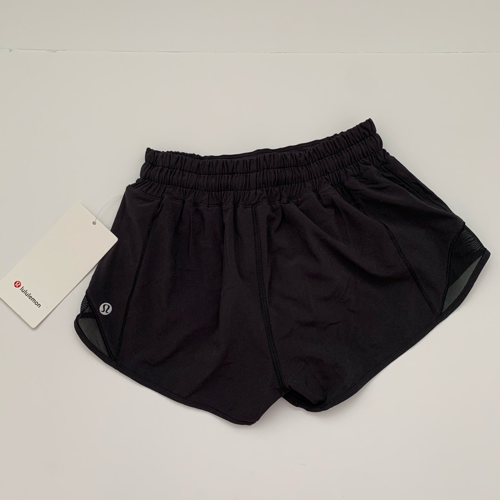 NWT LULULEMON HOTTY HOT LR SHORT 2.5” SHORTS - Picture 9 of 13